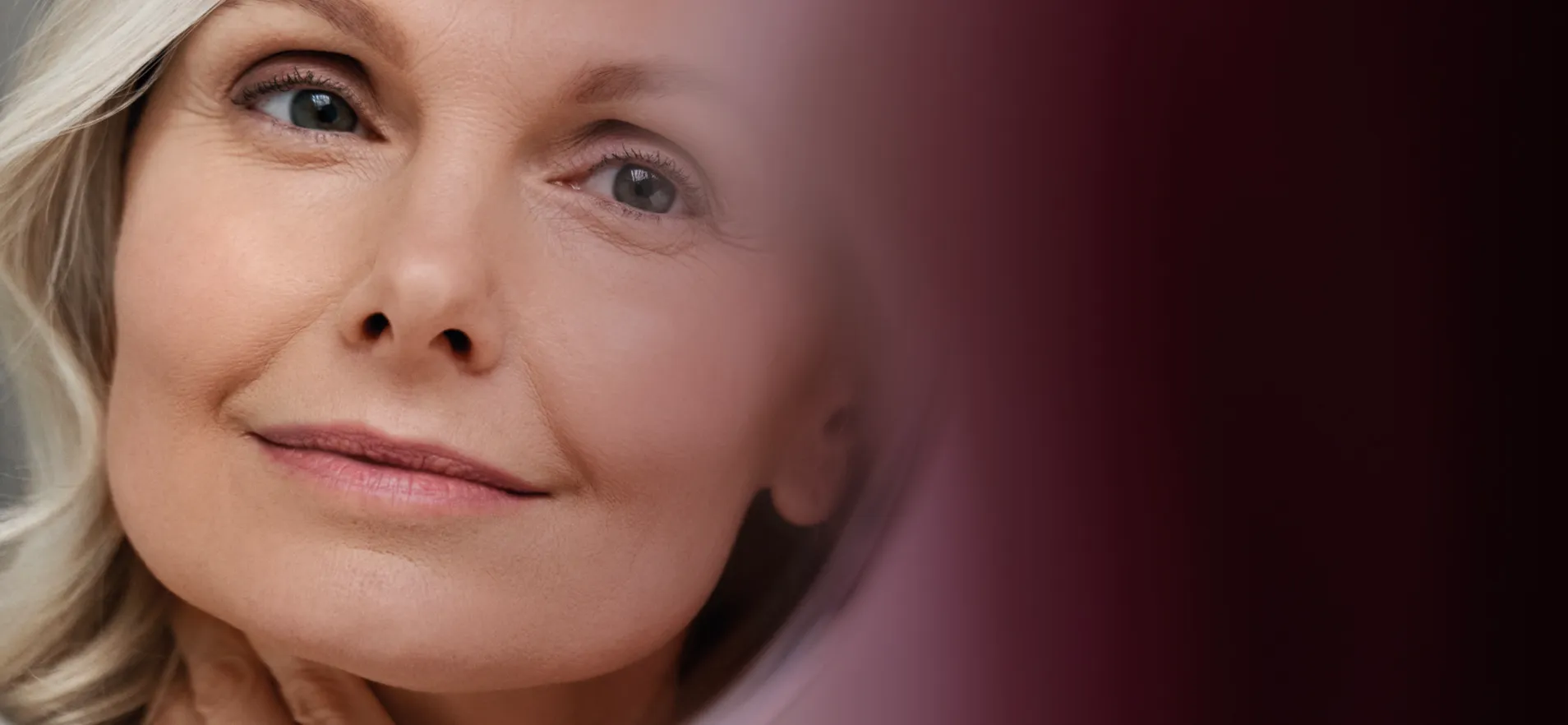 Ritratto di donna matura sorridente, campagna Pro Age